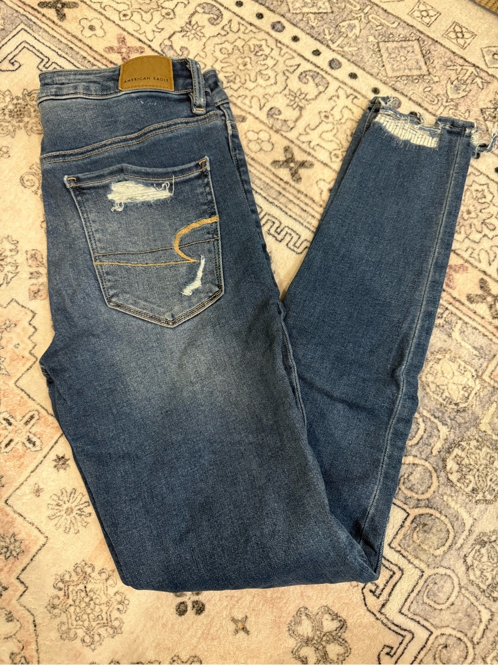 American Eagle Outfitters Distressed Medium Blue Ankle Skinny Jeans